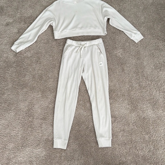 ALO Muse Ribbed Lounge Set - Picture 2 of 6